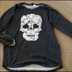 H&M skull print sweater